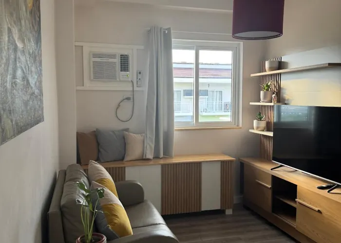 Mira's Unit At Amani Grand Residences Near Mactan Int'l Airport マクタン